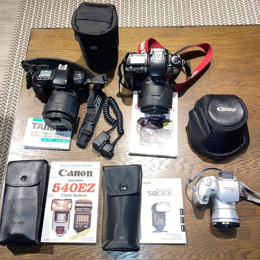 Lot of 2 35mm SLR cameras with Lenses, 1 digital camera, 2 Speedlite flashes